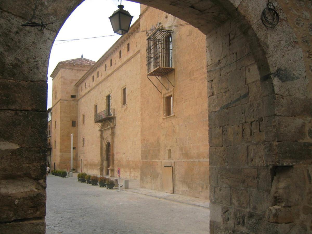 Hostal Rural Moratin Pastrana Exterior photo