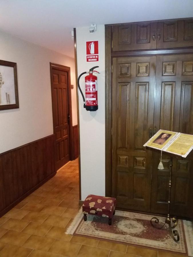 Hostal Rural Moratin Pastrana Exterior photo