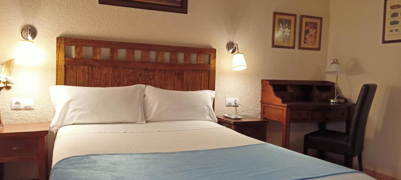 Hostal Rural Moratin Pastrana Exterior photo